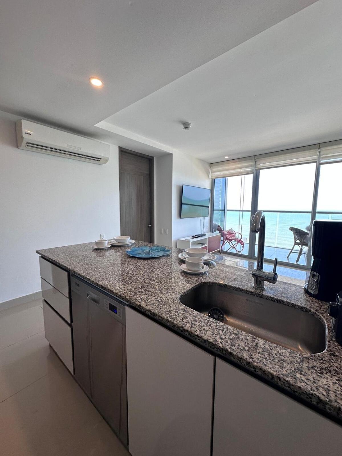 Mc 1303- Front Apt- Morros Location Apartment