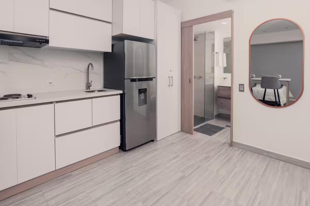 Brand New Front In With Pool View Apartment