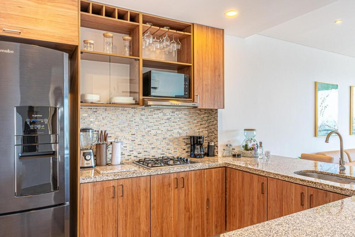 Dreams Luxury Oceanfront Wpool 2 Apartment