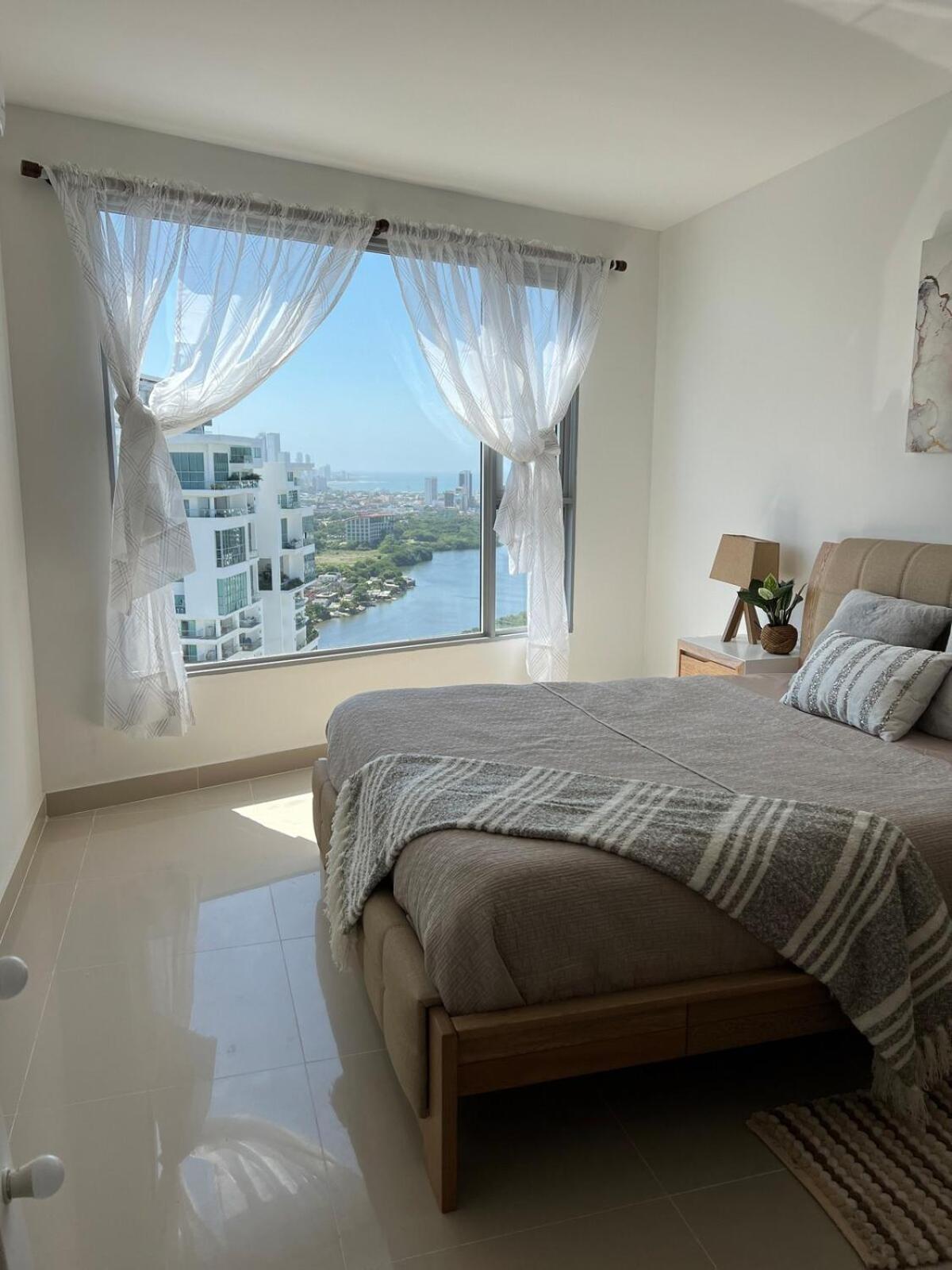 Dreams Luxury Oceanfront Wpool 2 *