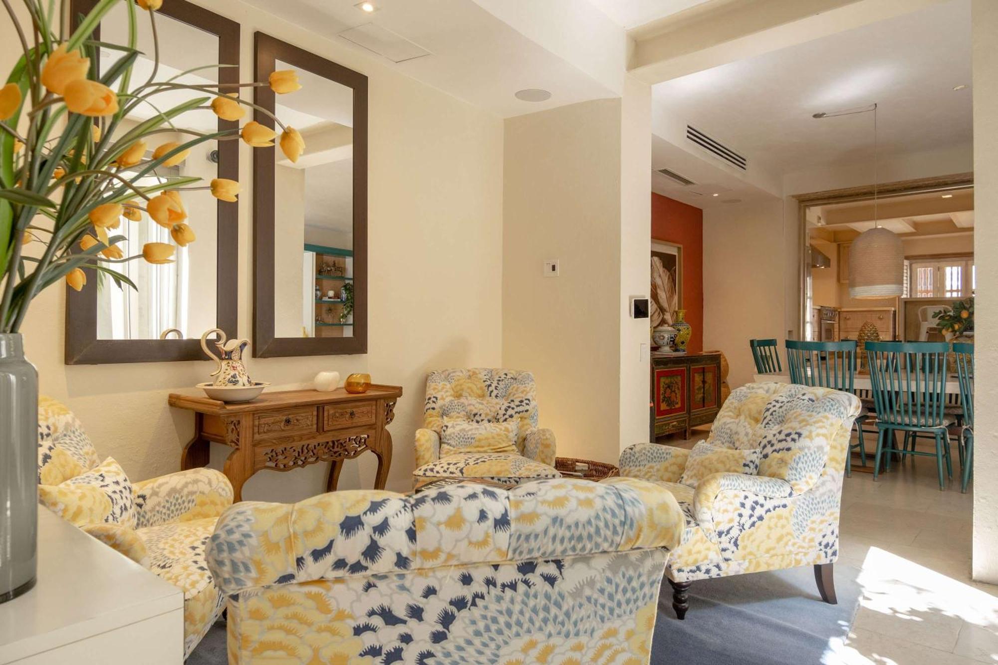 Fantastic House With Amazing Pool In Apartment *