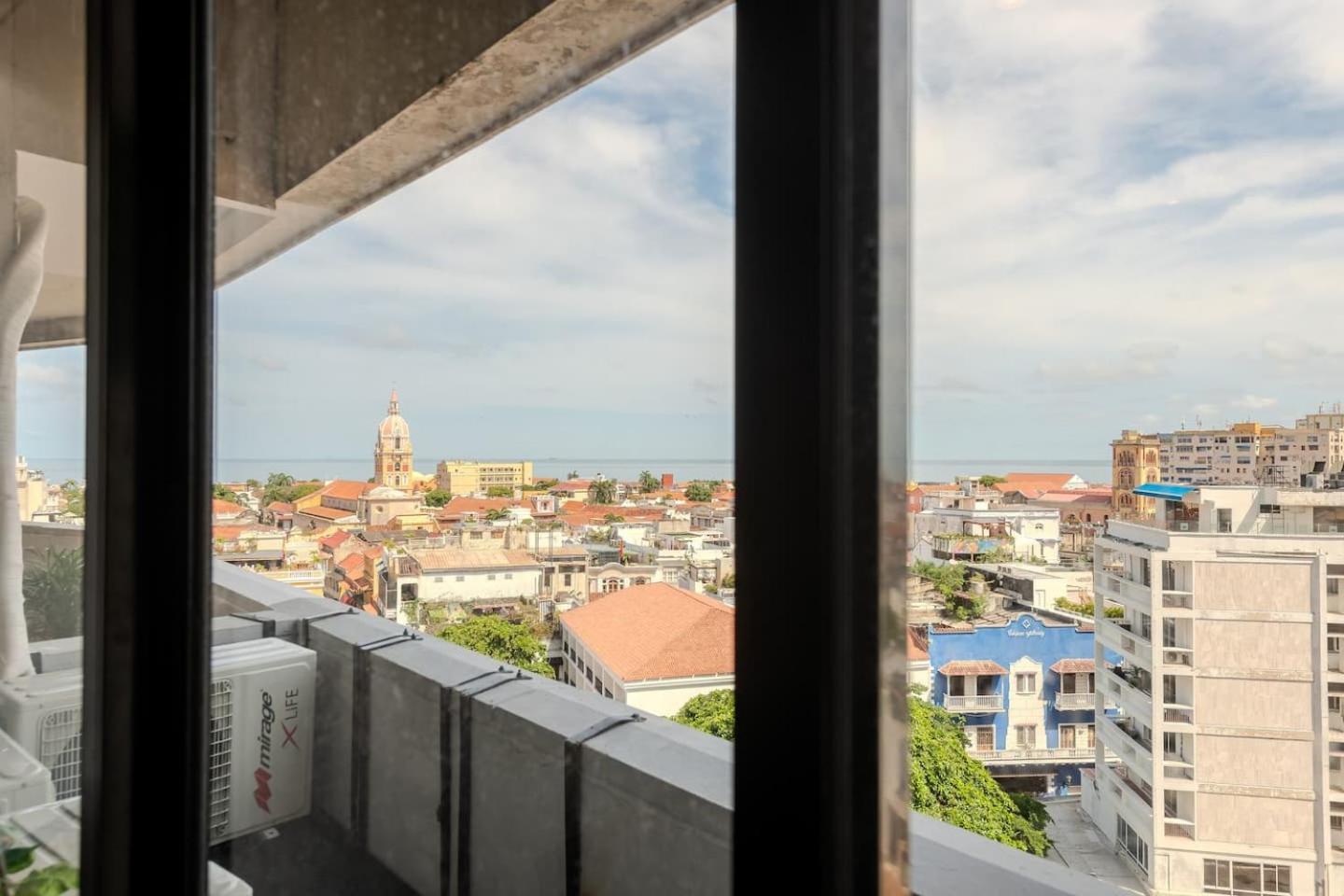 Unbeatable Location -exclusive Views- Clock Tower Apartment
