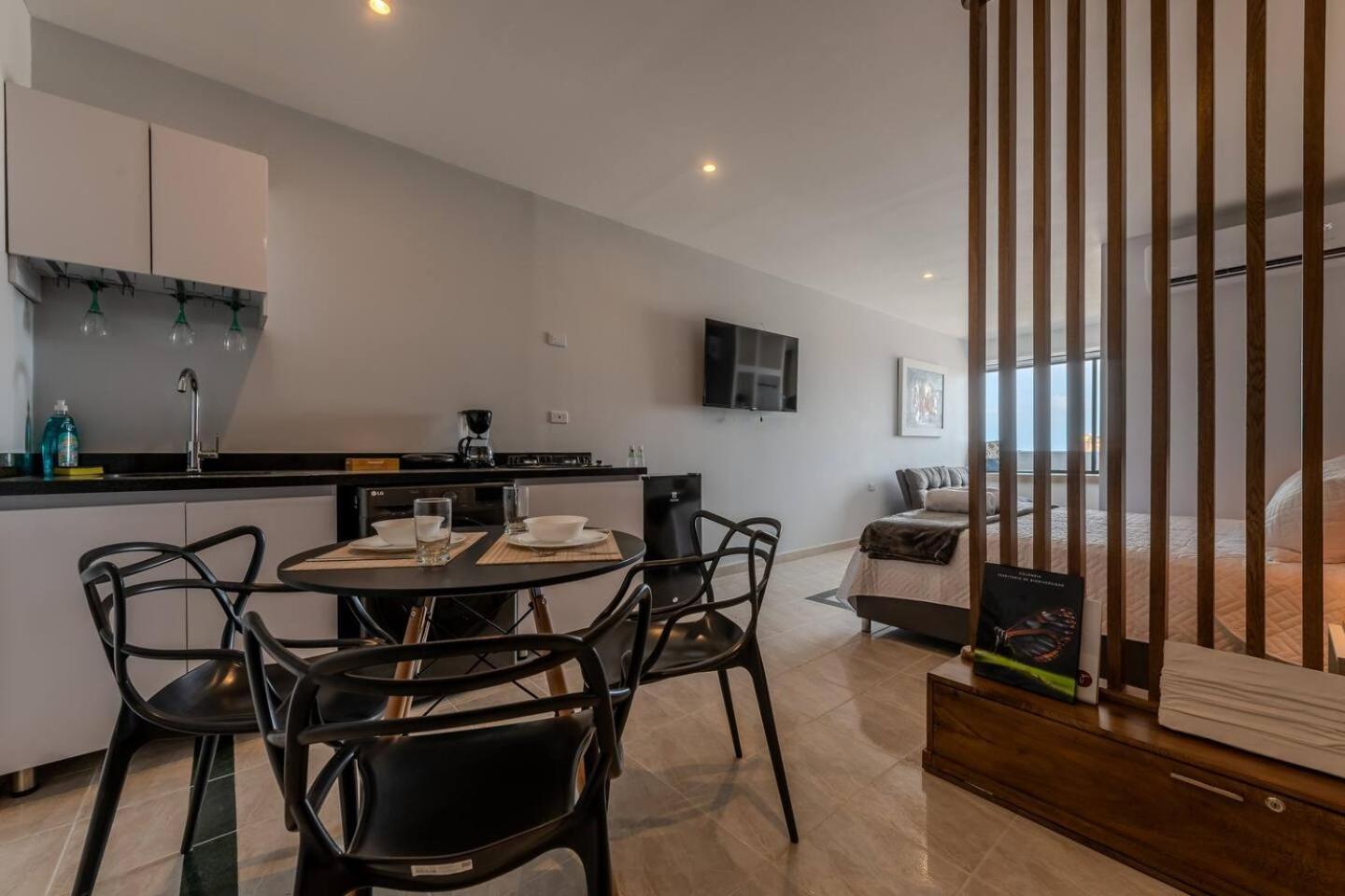 Unbeatable Location -exclusive Views- Clock Tower Apartment