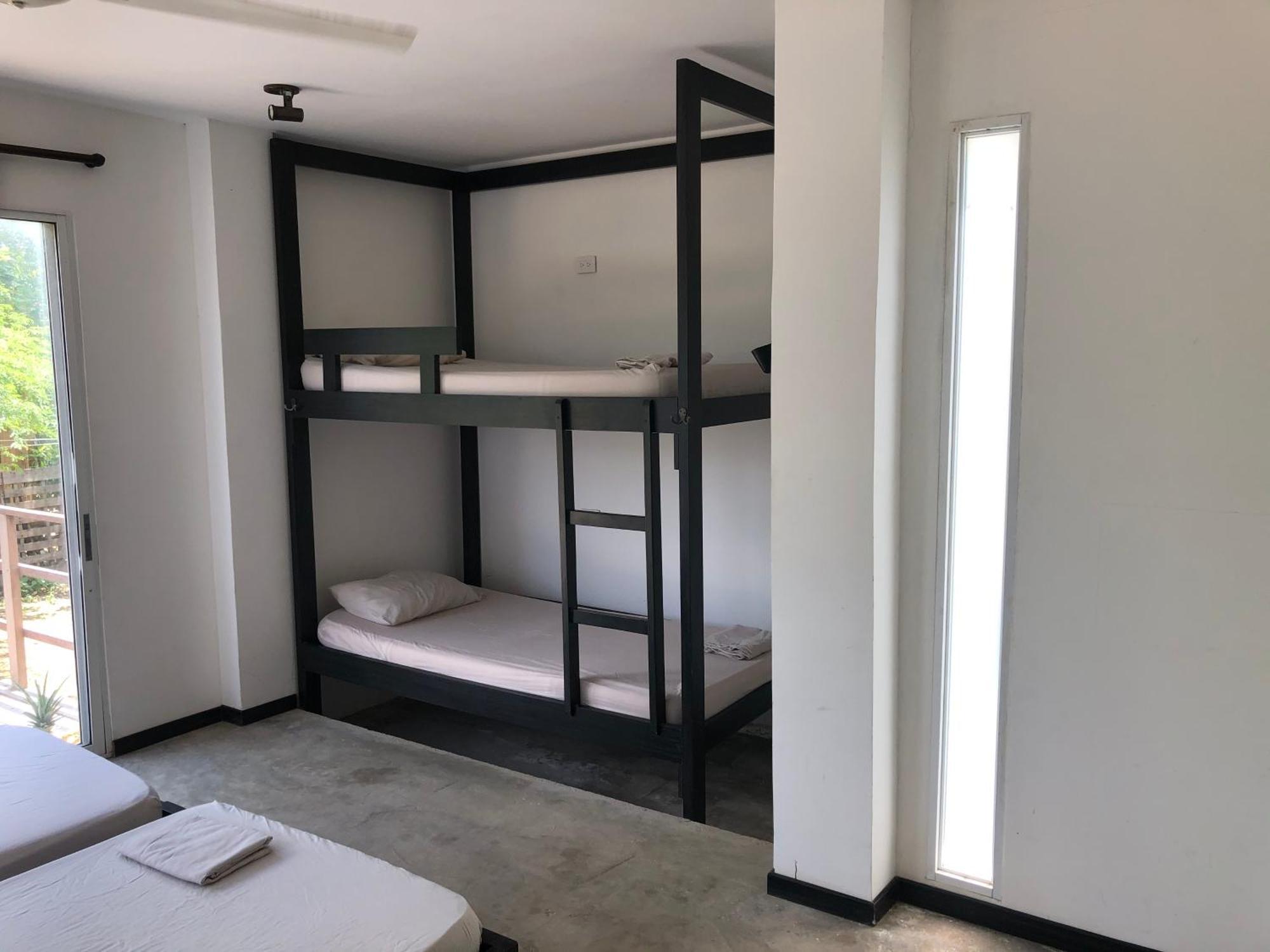 Hostel Zion House *