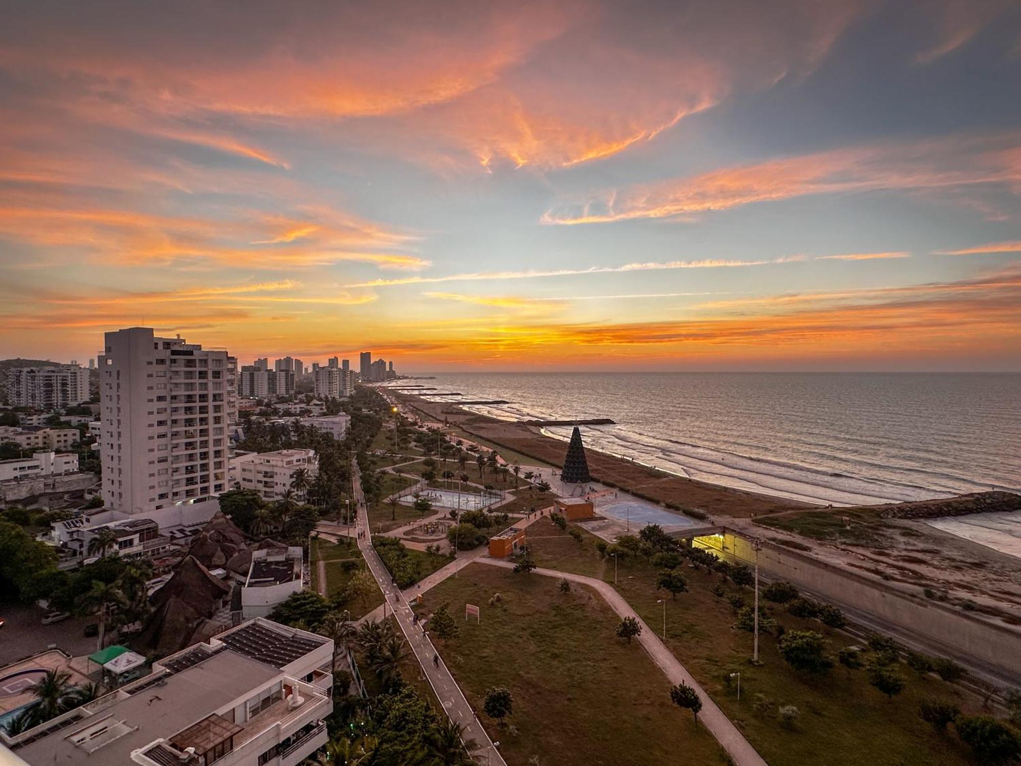 Panoramic Oceanview Loft Near & Airport Apartment Cartagena