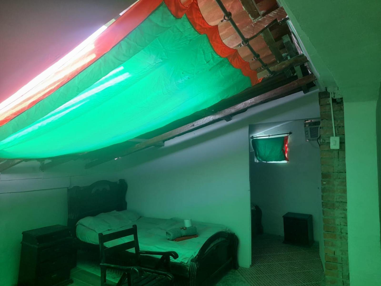 Casa de hóspedes #10-33 *