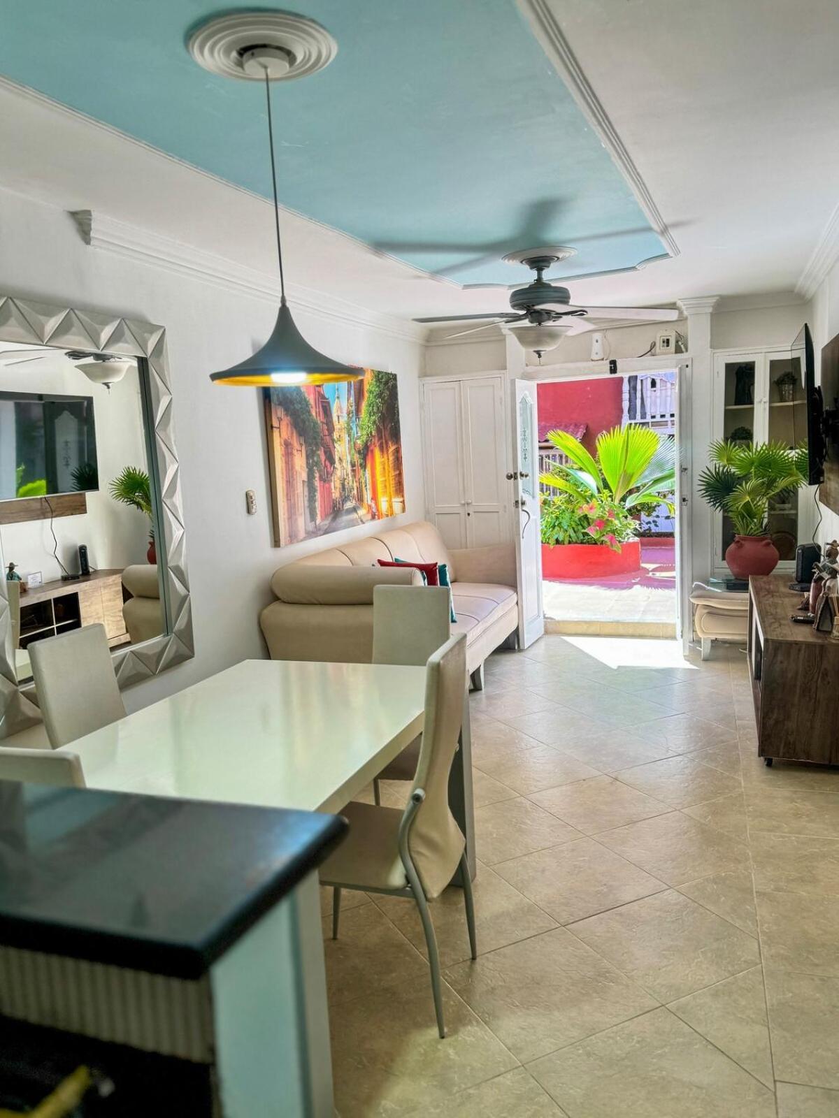 Cozy Guest Friendly Apartment *