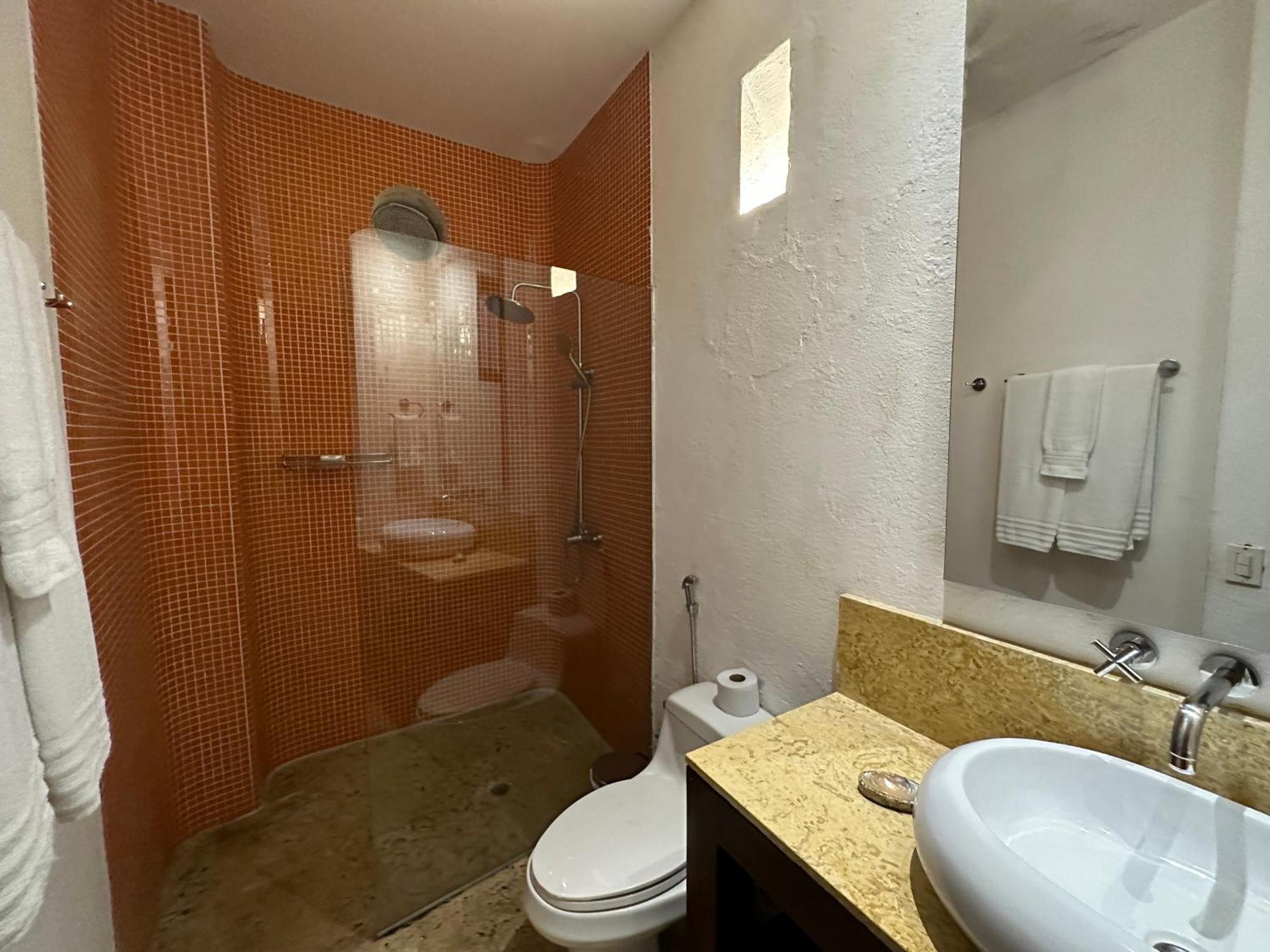 5 Bedroom Inside Of The Walled Holiday home *