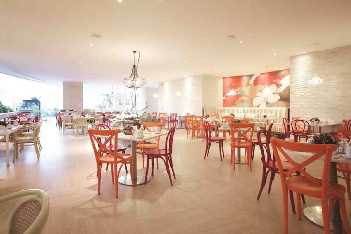 Modern Beachfront At Radisson Cartagena
