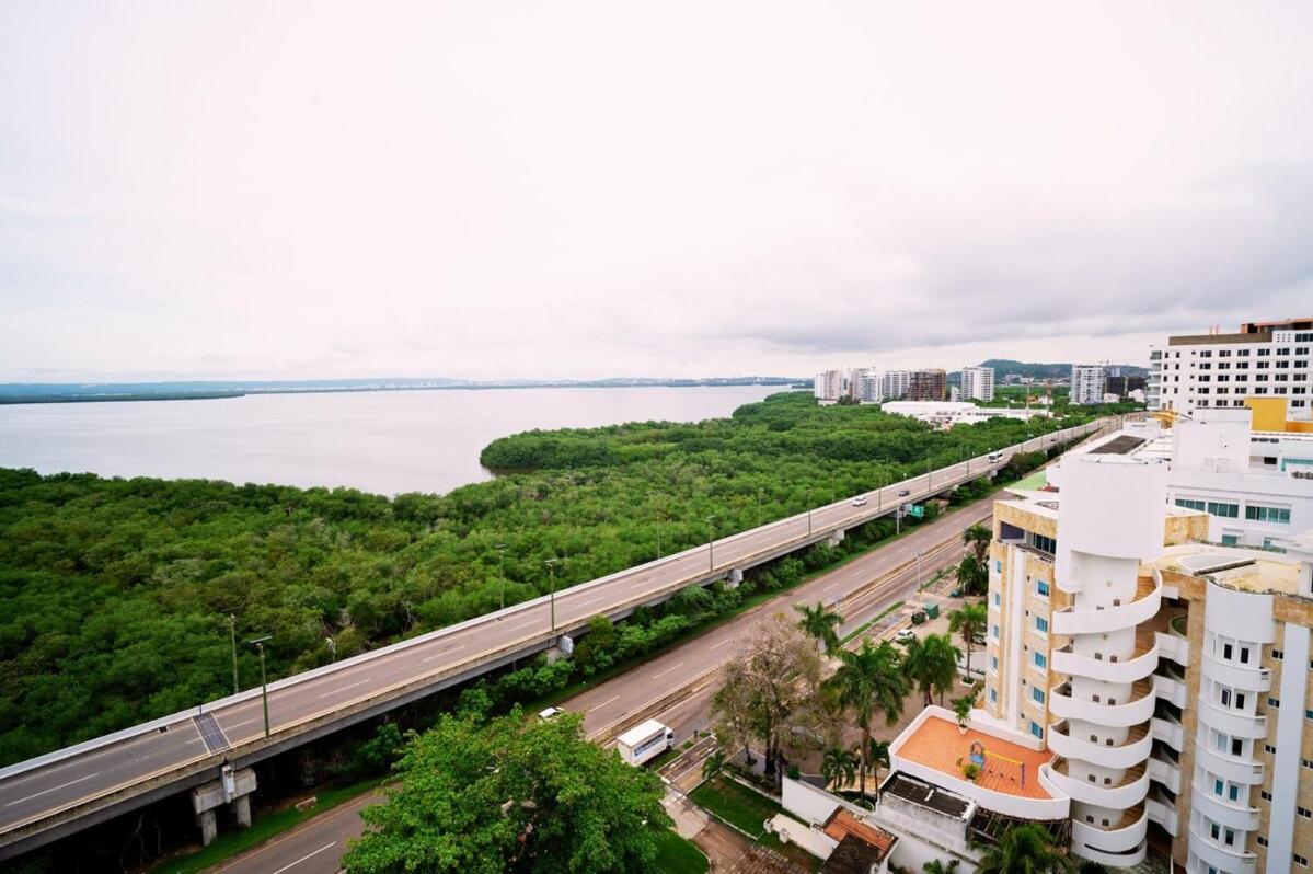 Apartment Modern Beachfront At Radisson Cartagena
