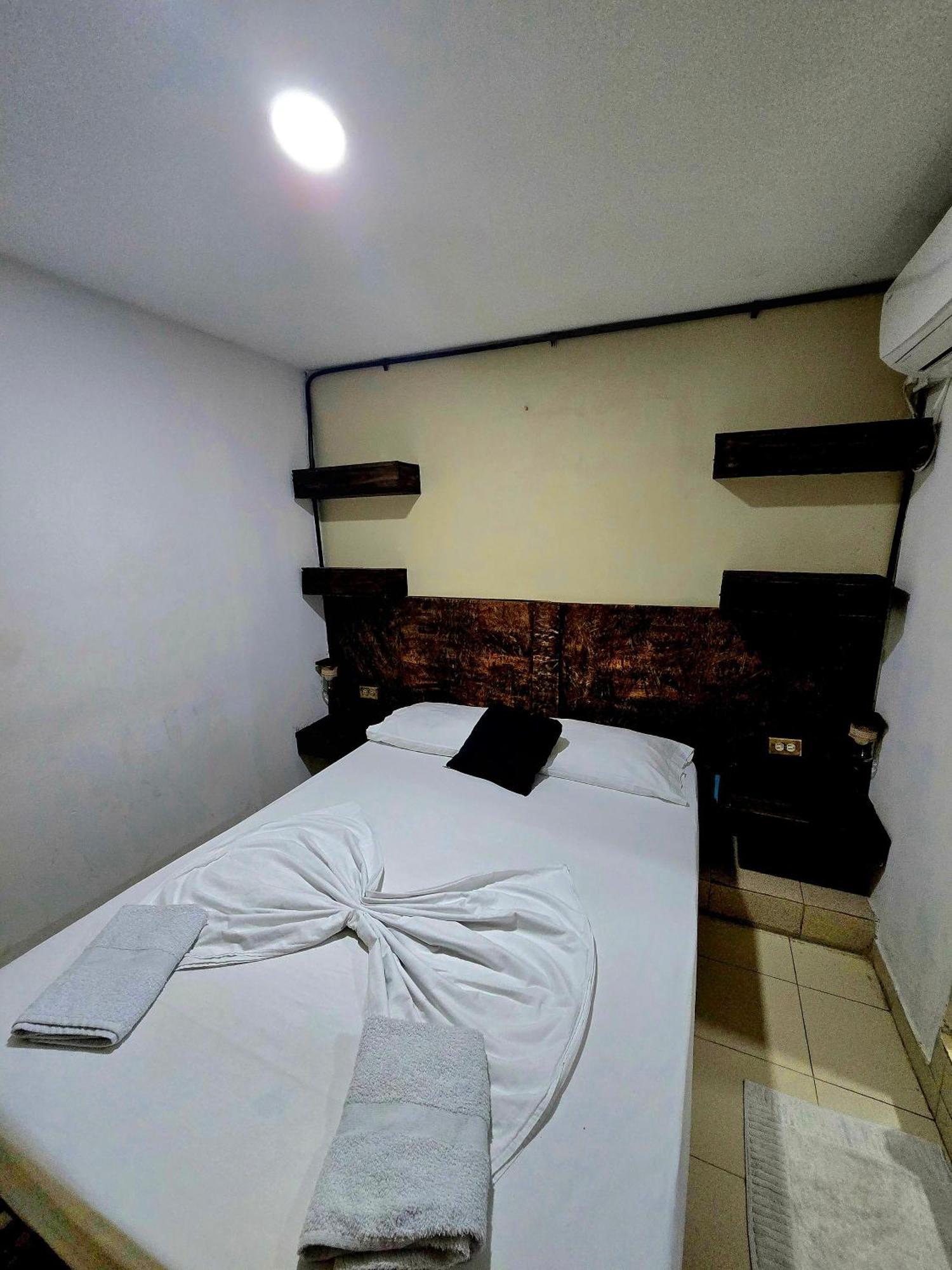 Casa - El Alcatraz Bed & Breakfast