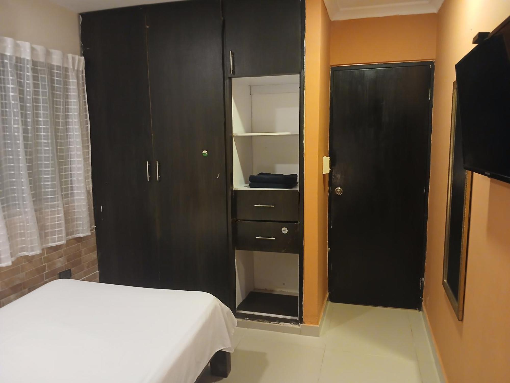 Apto Amoblado Barrio Alpes Apartment *
