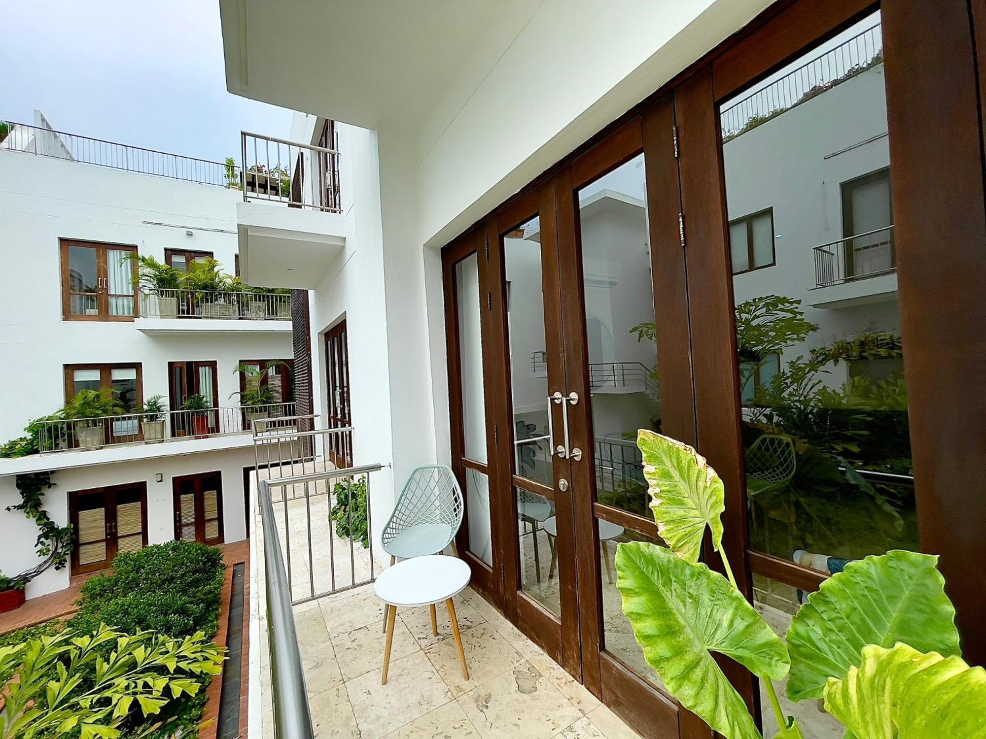 Apartment 1br Modern In Old In Colonial Building *