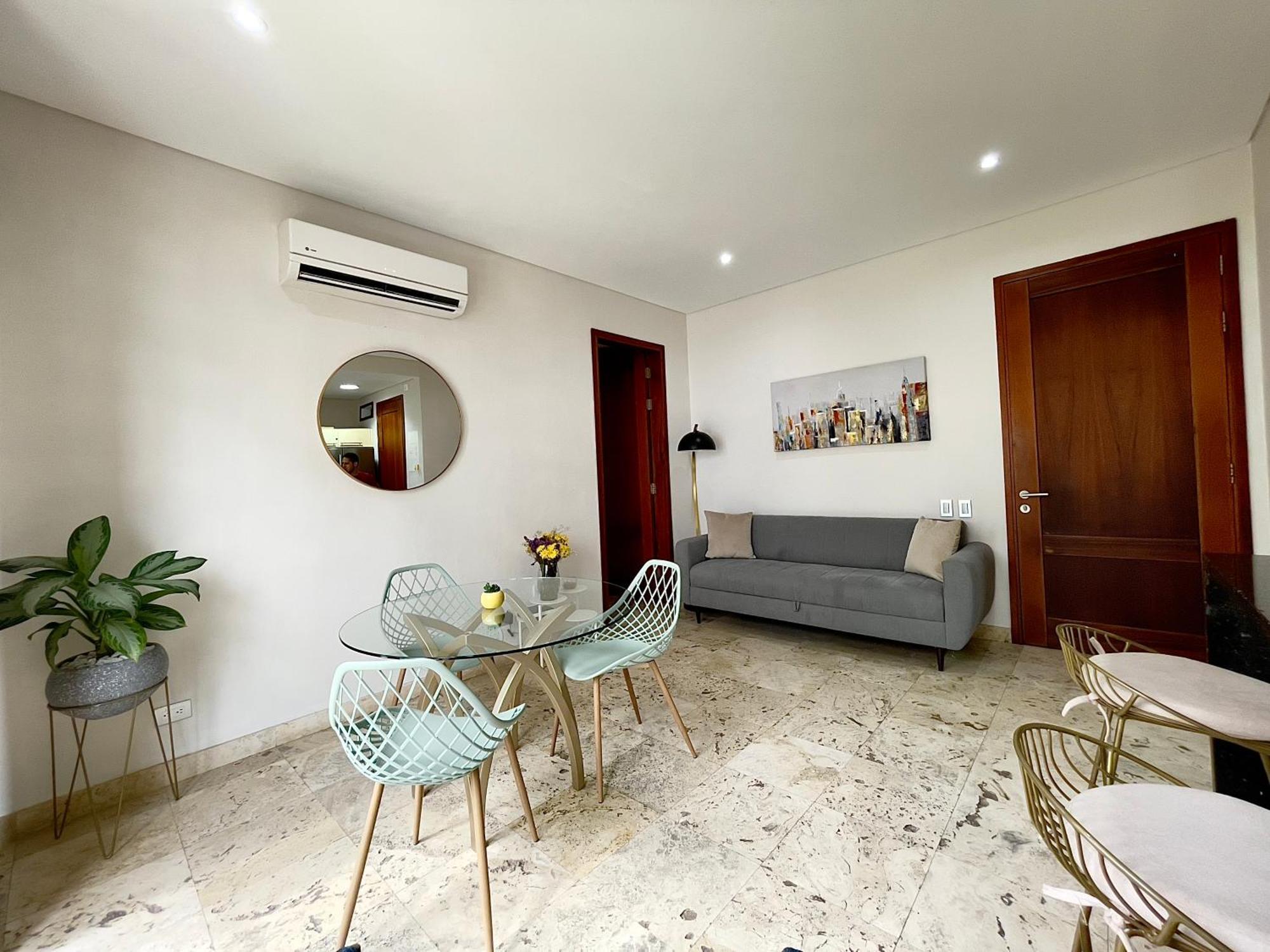 Apartment 1br Modern In Old In Colonial Building *