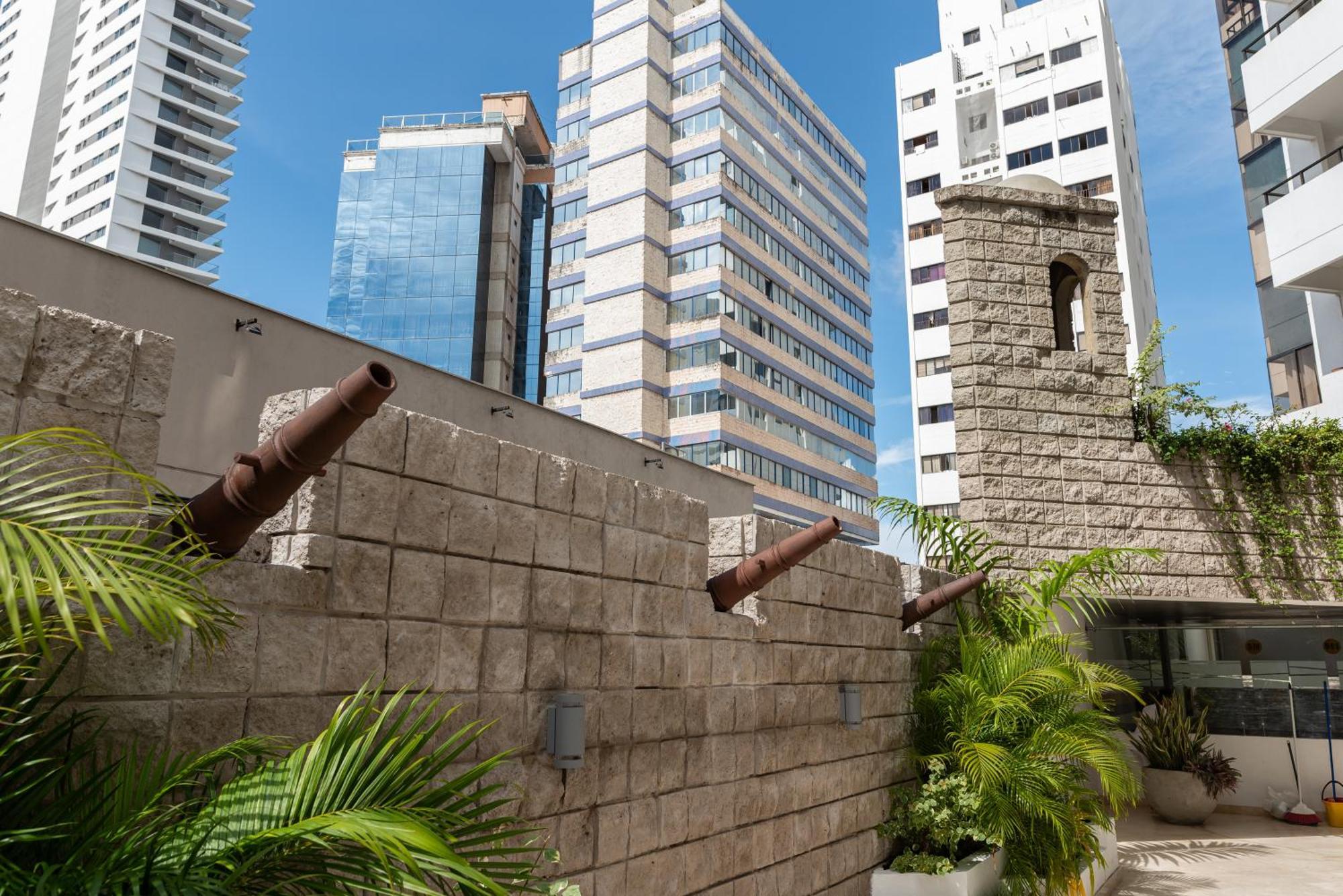 Apartamento En Bocagrande - Piscina, Jacuzzi Y Mar *