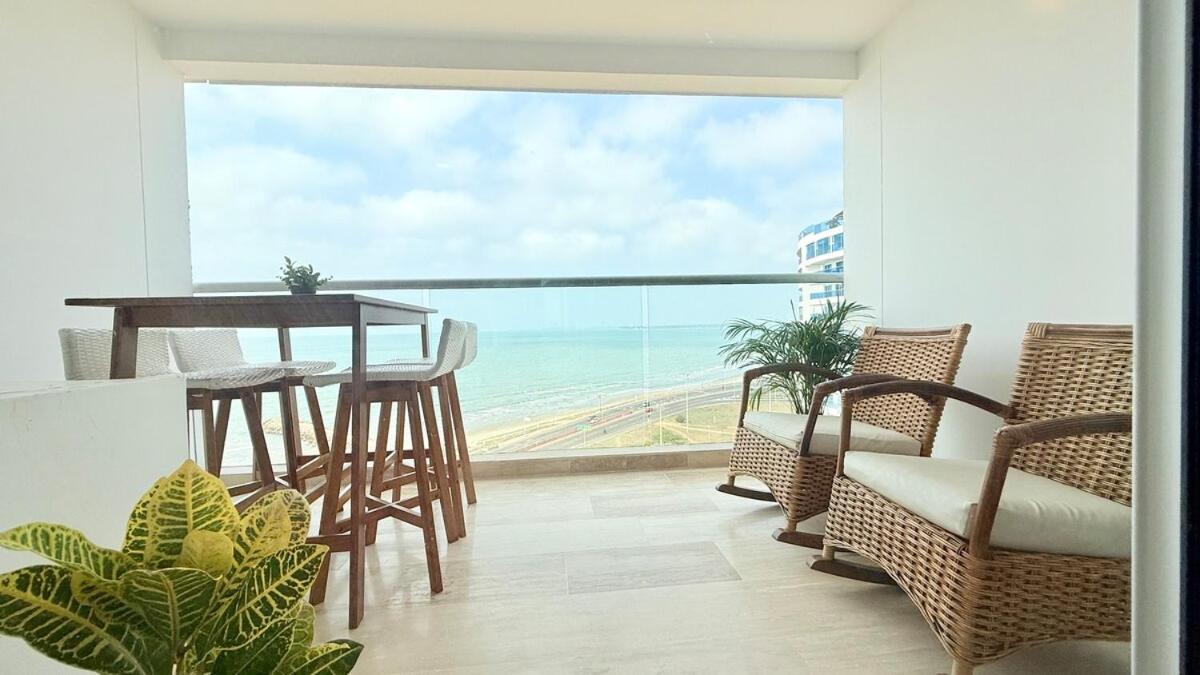 Beachfront With Stunning Ocean Views Cartagena