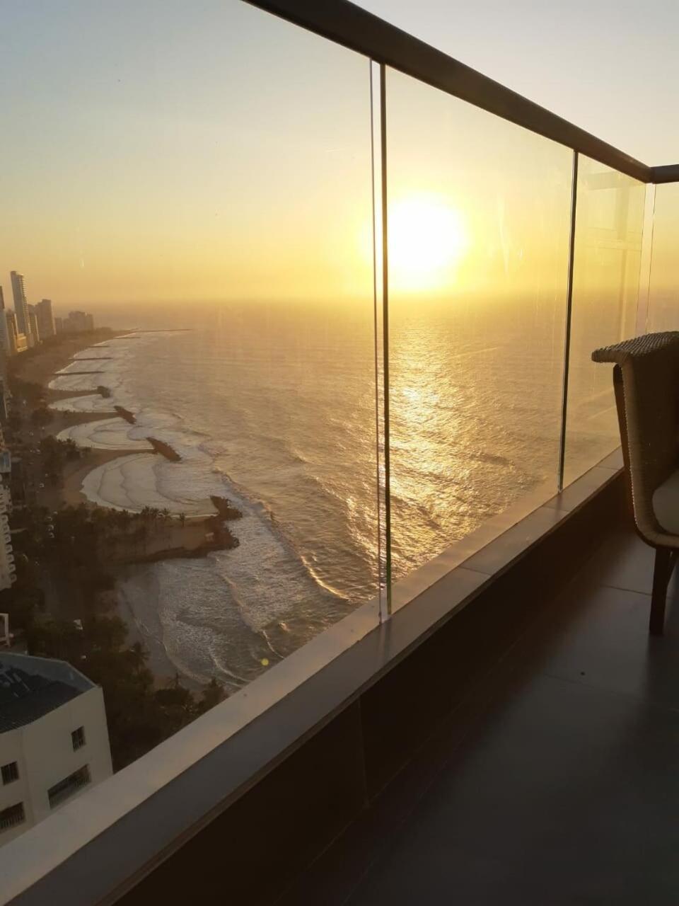 Luxury On 28th Floor - Seaview Apartment Cartagena