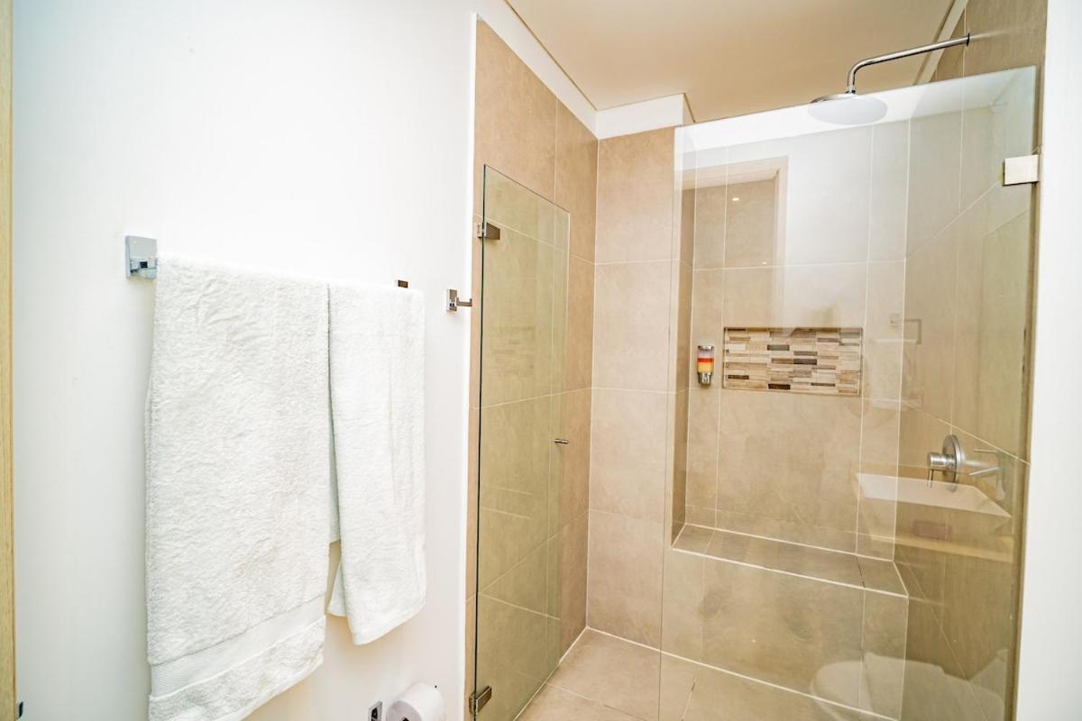 Luxury On 28th Floor - Seaview Apartment *