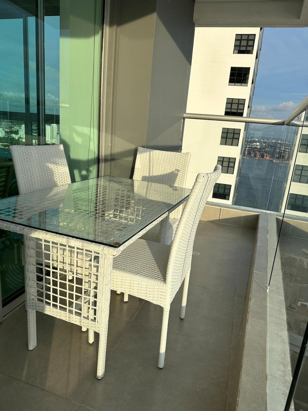Luxury On 28th Floor - Seaview Apartment *