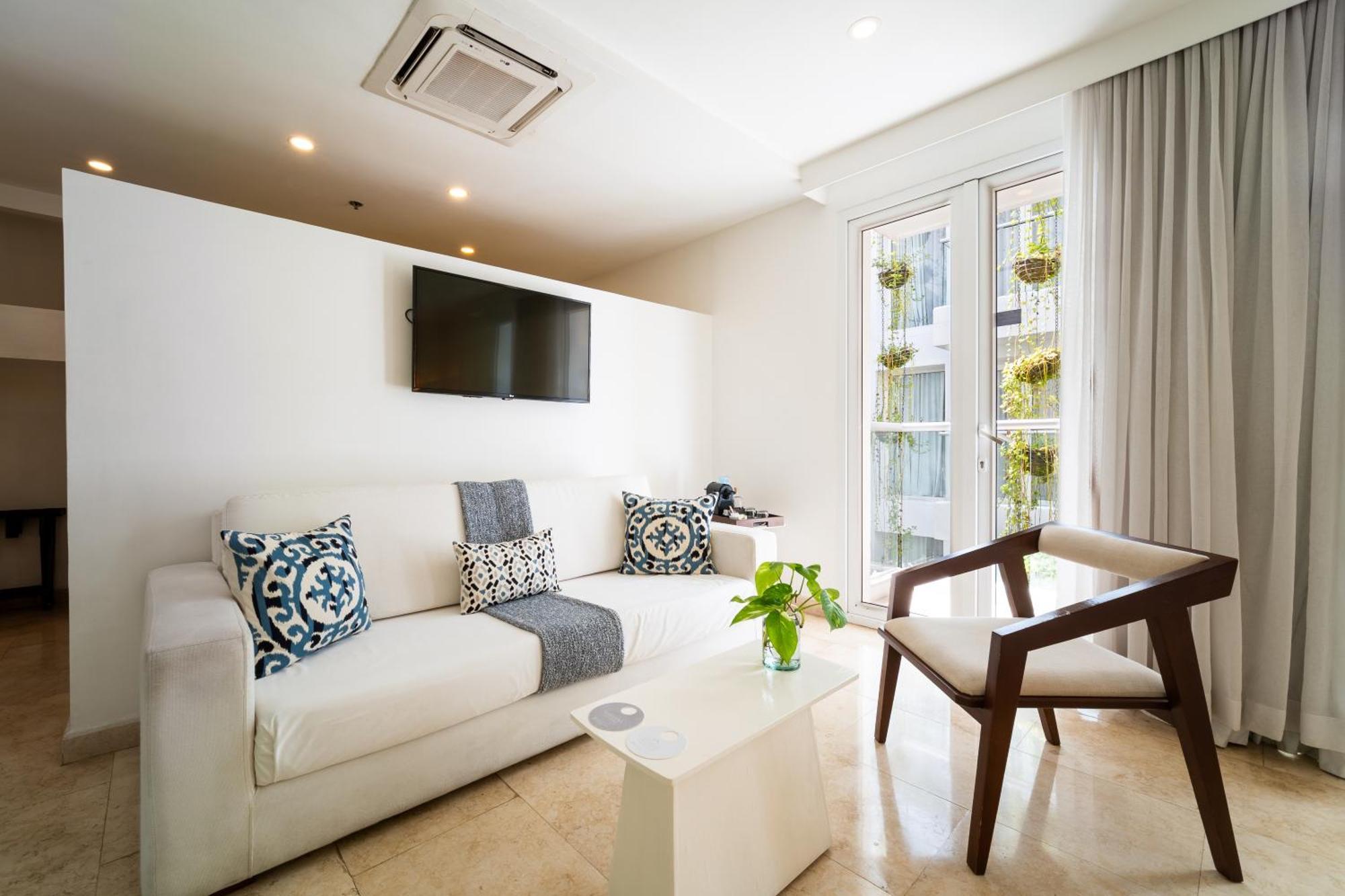 Nacar Cartagena, Curio Collection By Hilton Cartagena
