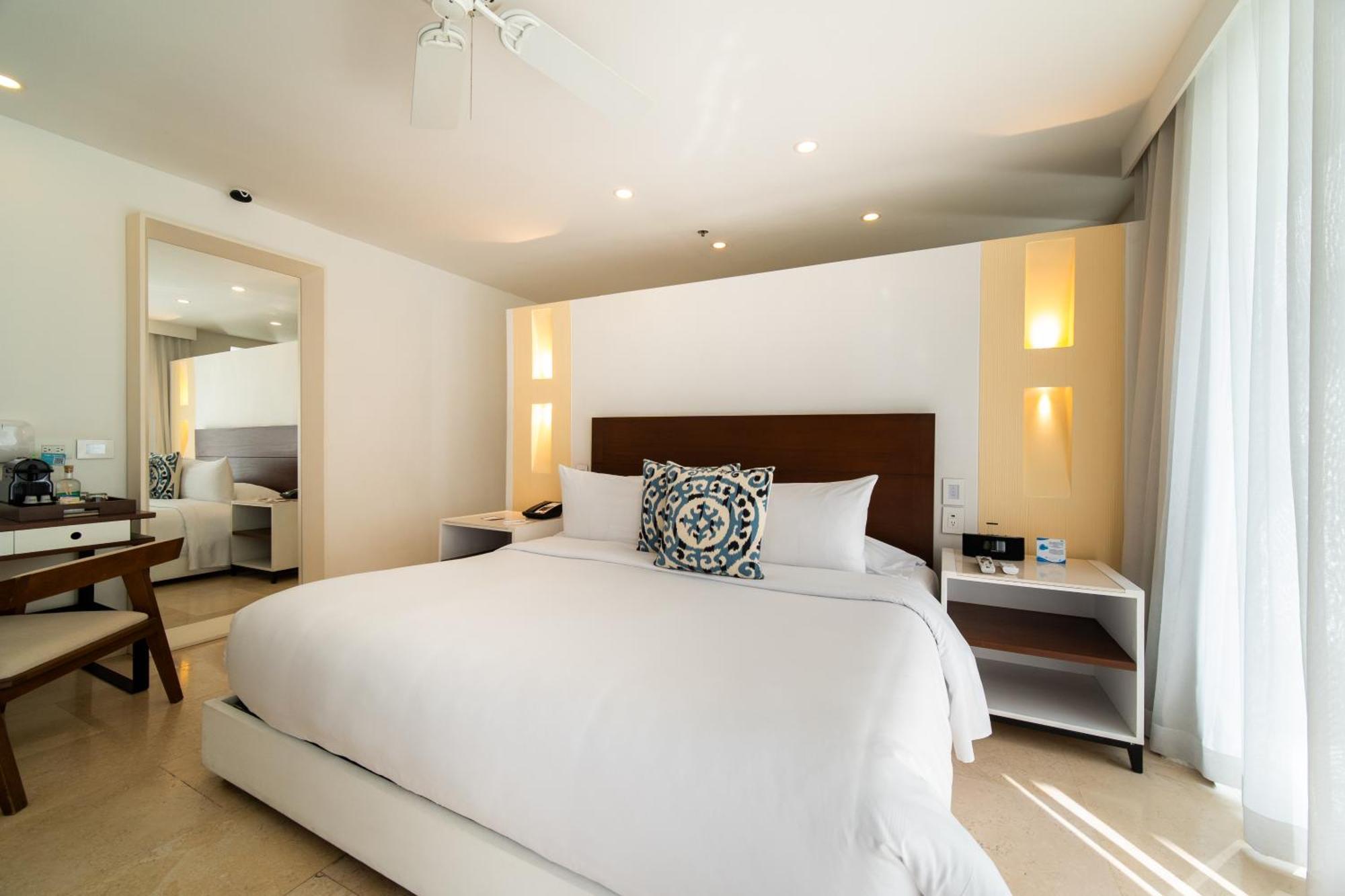 Nacar Cartagena, Curio Collection By Hilton Cartagena