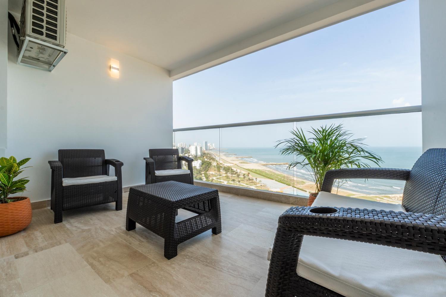 Panoramic Oceanview Loft Near & Airport * Cartagena