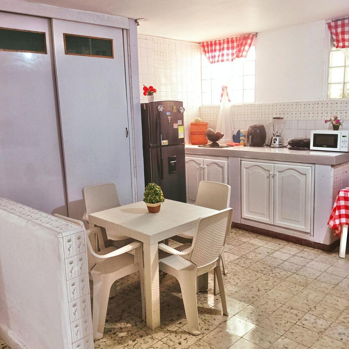 Casa Caribe, Excellent Location In Bocagrande * Cartagena