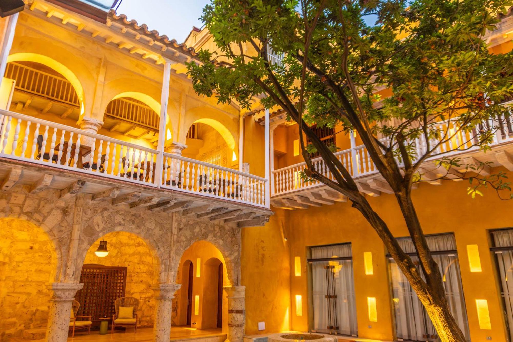 Hotel Casa Pombo 5*