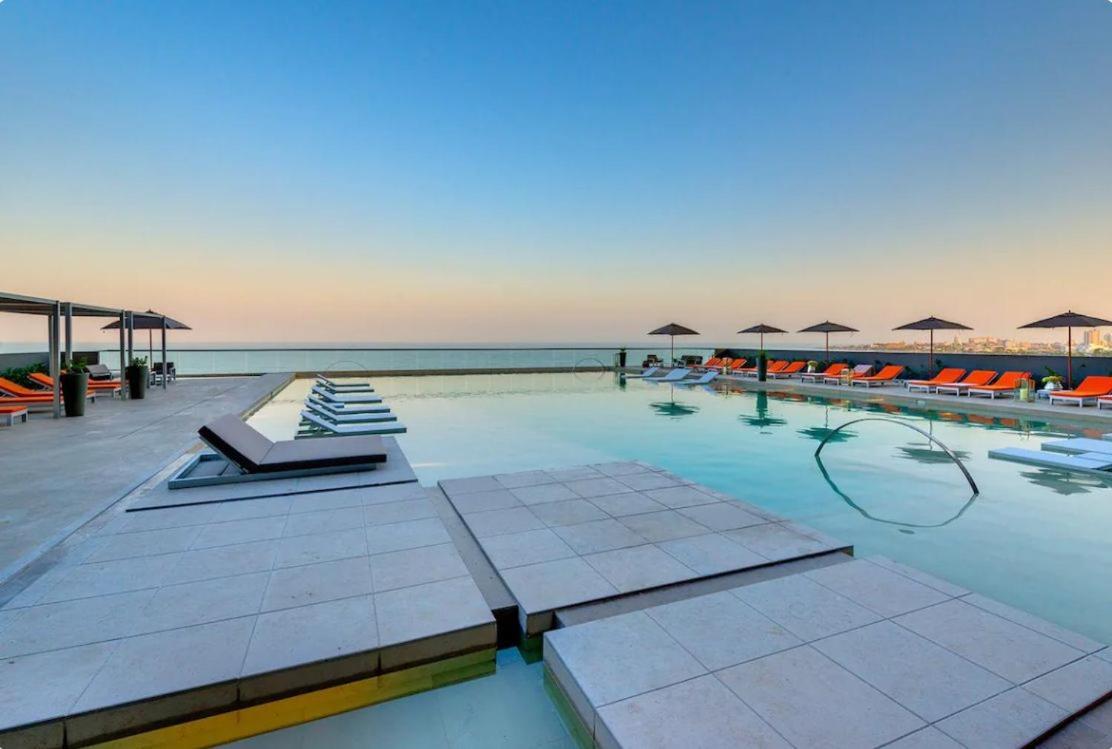Apartment Luxurious And Modern Oceanfront With Views Of The Historic 2b And 2br Cartagena