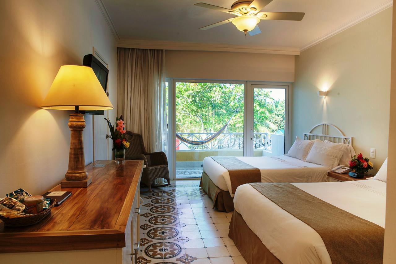 Americas Casa De Playa Hotel