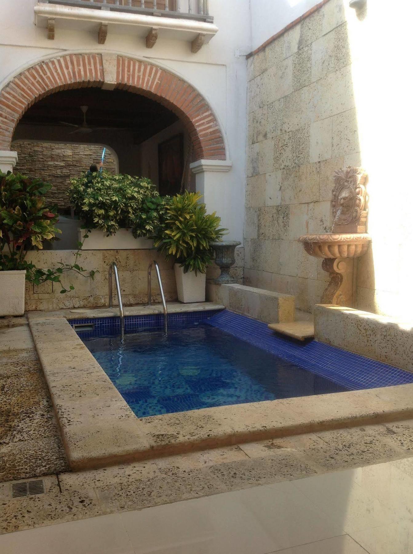 Casa Boutique Reconquista Hotel