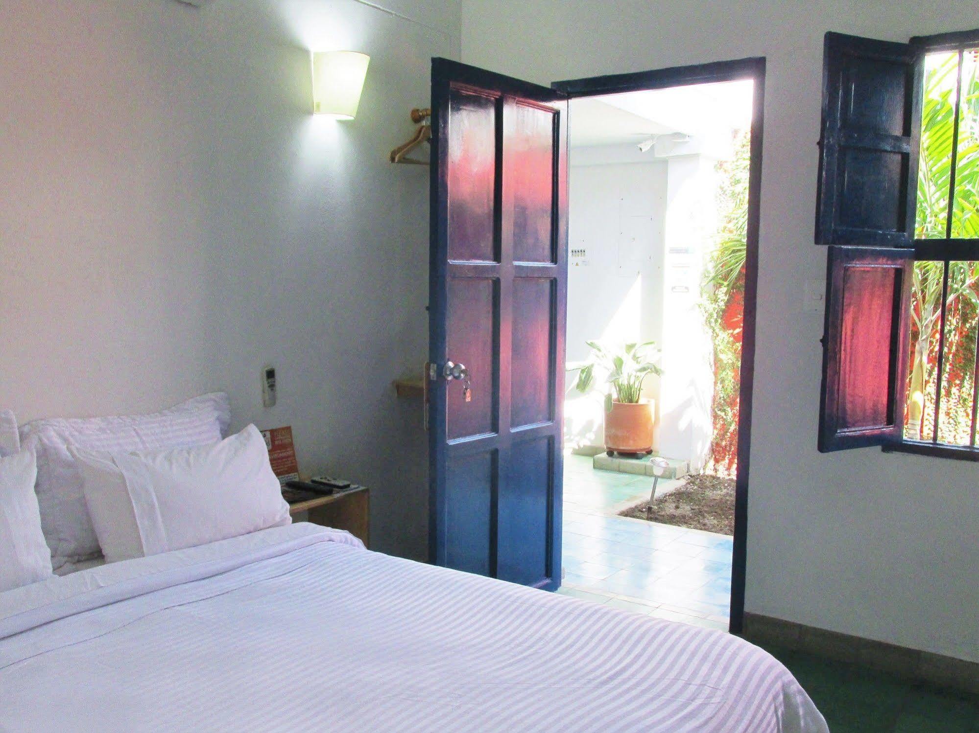 Zana Boutique Hotel 3*