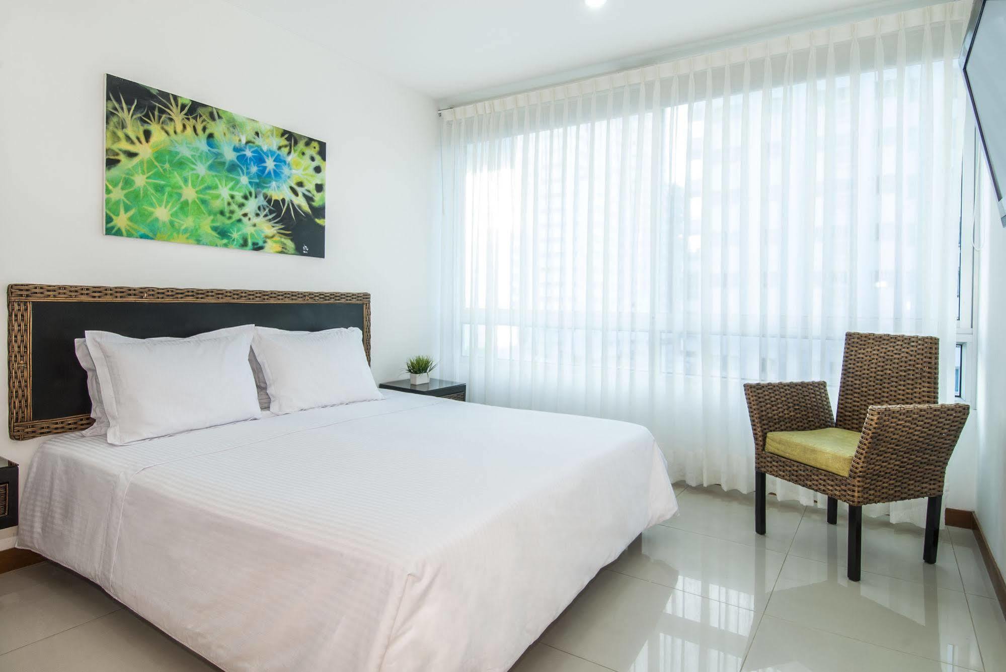 Travelers Orange Cartagena 3*