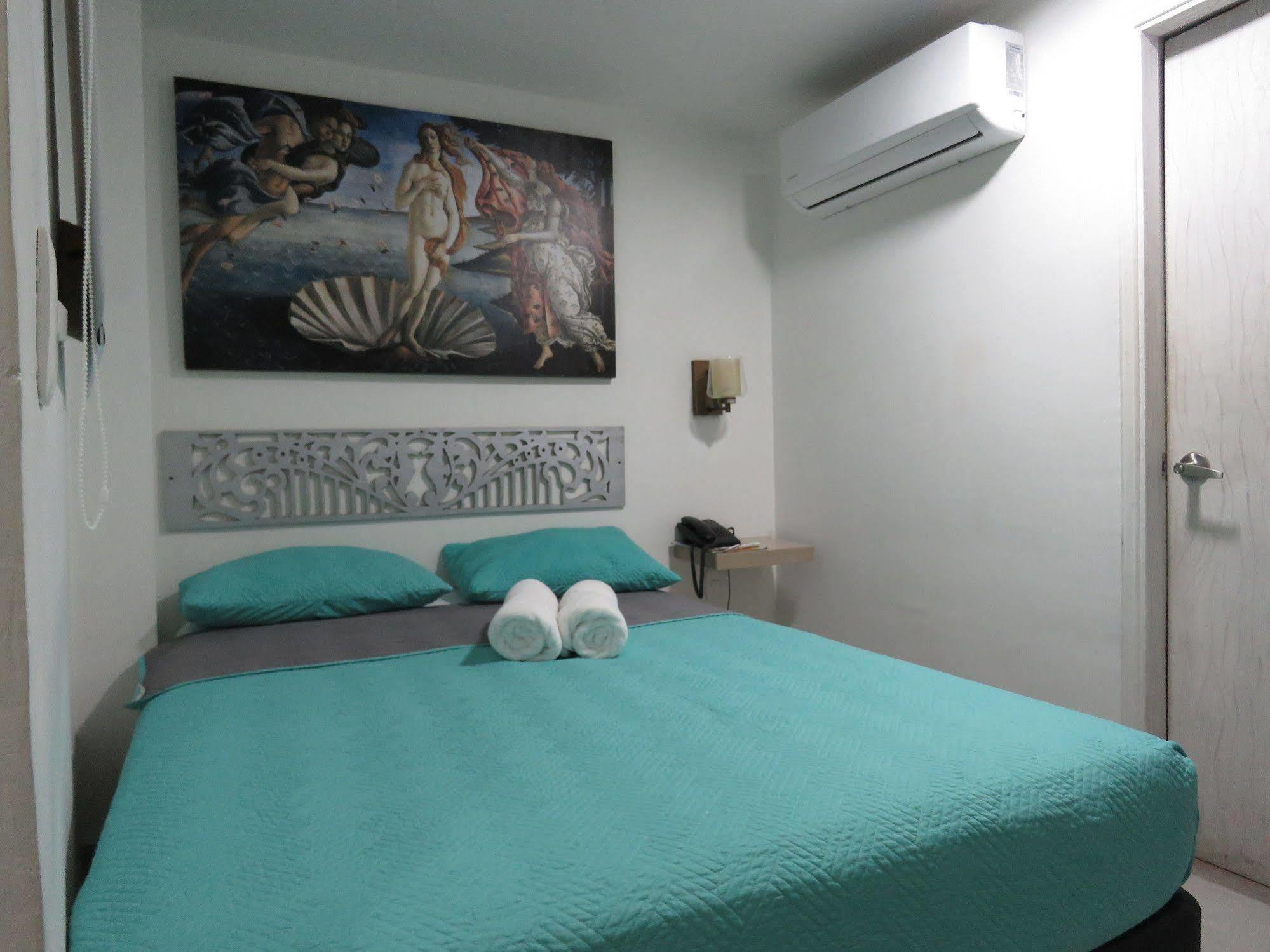 Casa Noir Hotel 2*