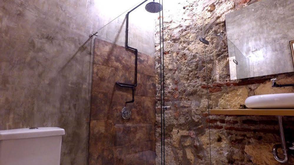 Bourbon St Boutique Albergue *