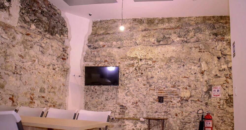 Hostel Bourbon St Boutique