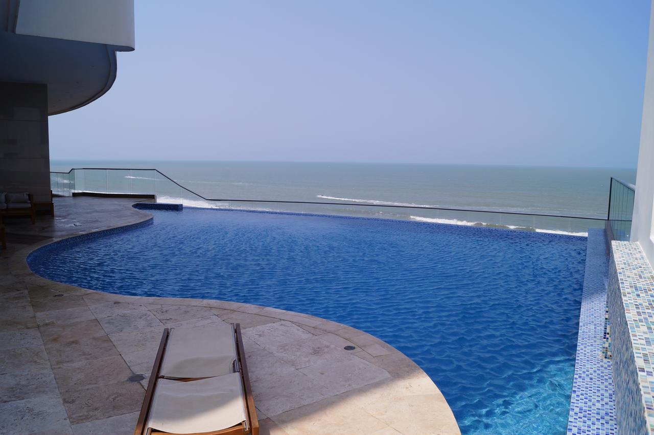 Front * Cartagena