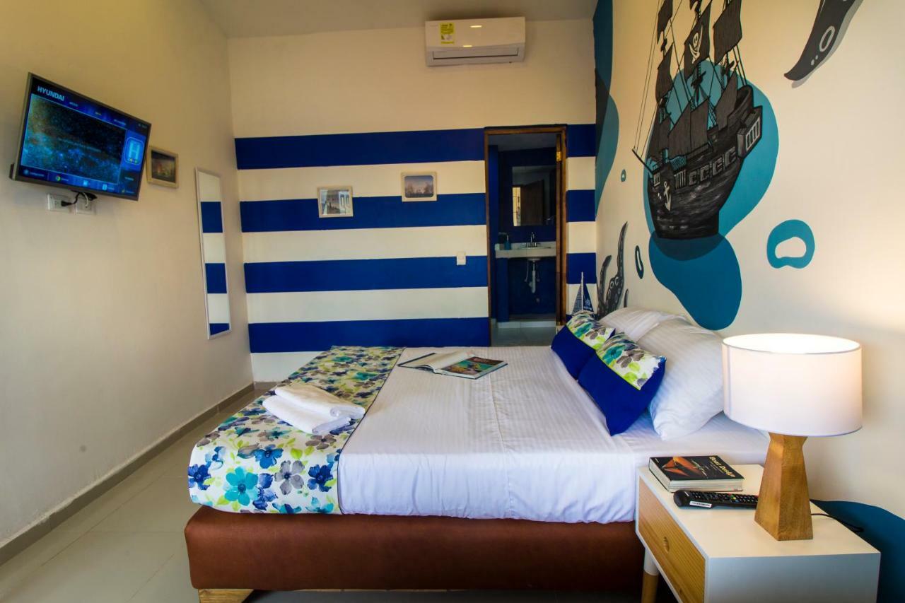 Casa Del Puerto & Hostel
