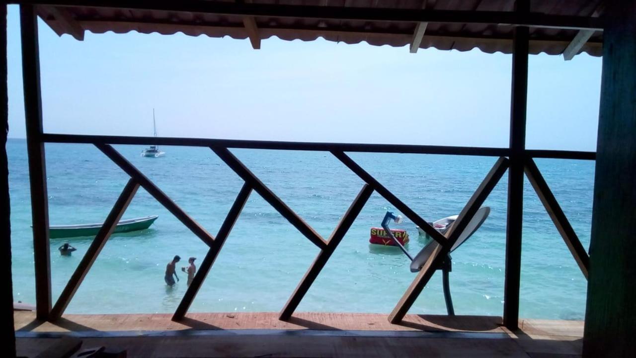 Cabanas Black And White Guest house