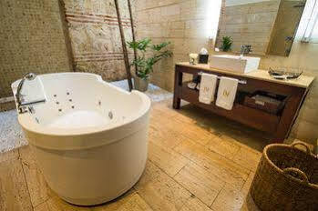 Hotel Lm A Luxury Boutique