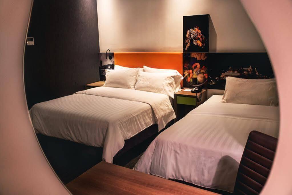 Hampton By Hilton Hotel 4*