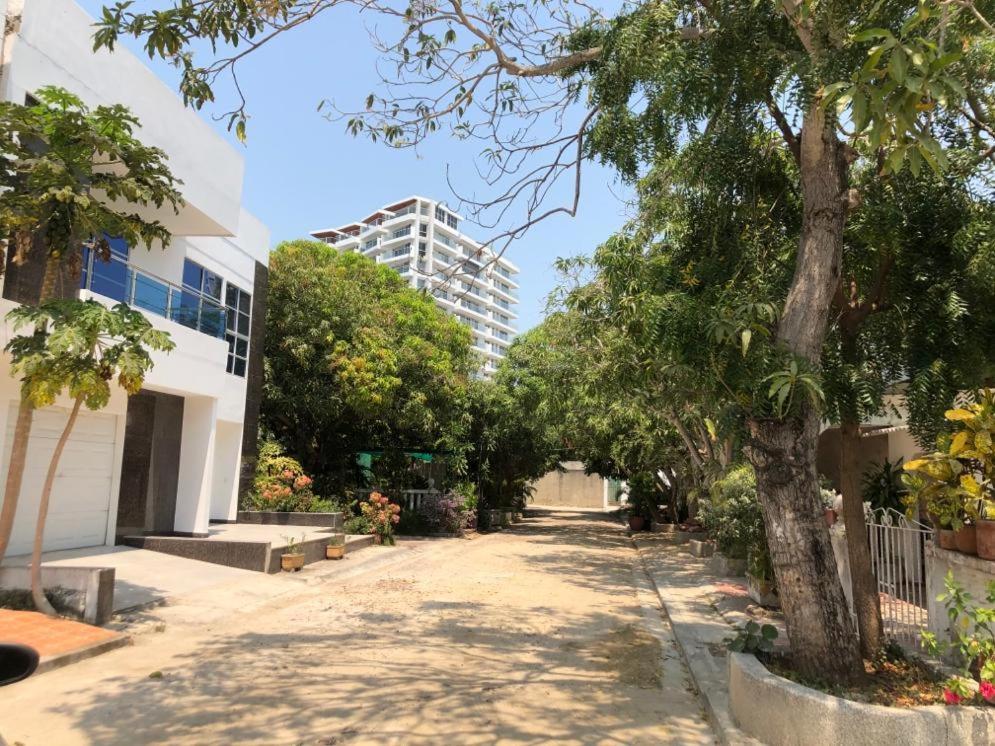 Casa Linda En Playa Homestay Cartagena