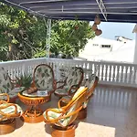 Hostal, Manga mar, Habitaciones privadas y baños privados