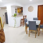 Apartamento Con Vista Al Mar Y Cerca Al Centro - 903