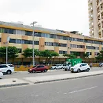 Apartamento Cerca Centro Historico En Edificio Frente A La Playa B-1-2