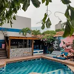 Casa del Puerto Hostel&Suites
