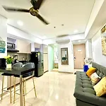 Pristine, Cozy, Next To Beach With Everything U Need