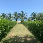 Condominio Frente Al Mar Con Acceso Directo A La Playa Morros Io
