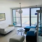 Luxurious And Modern Oceanfront Apartment With Views Of The Historic City 2B And 2Br