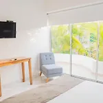 Playa Palmeras Beach Resort
